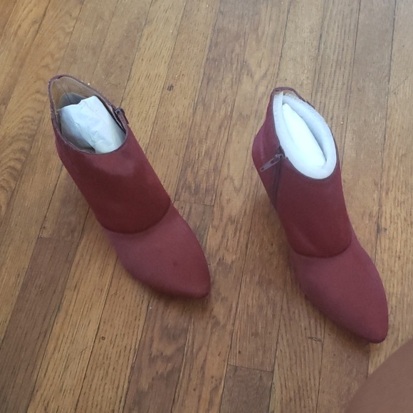 BOOTIES - Picture 2 of 3